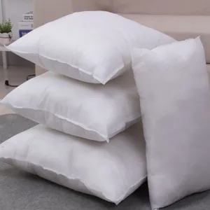 Juego de cuatro rellenos de cojín blancos de tela no tejida altamente elásticos para sofá