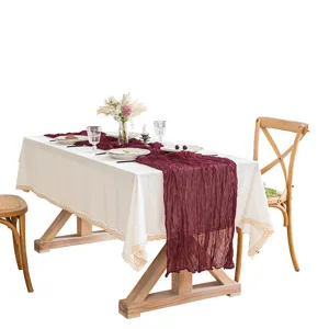 Runner da tavolo in garza bordeaux per decorazioni eleganti per tavoli da matrimonio.
