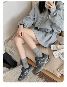 Details of autumn solid color fine ribbed cotton mid tube women socks, comfortable casual style.