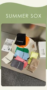 Damen Sommer Baumwolle Mitteltuch Bonbonfarben Socken mit Buchstaben Print lässig