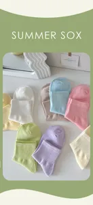 Presentación de calcetines de colores macarrón en varios tonos pastel