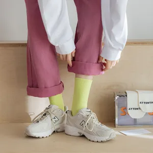 Bunte Baumwollsocken für Damen, hochelastische atmungsaktive Freizeitsocken stilvoll.