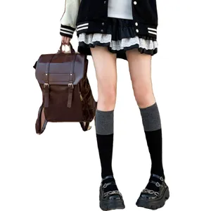 Calcetines altos de estilo preppy japonés en gris y negro para mujeres de moda