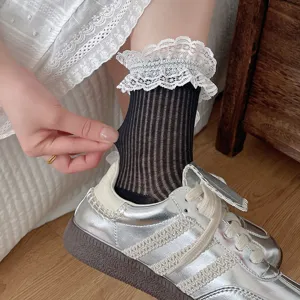 Süße japanische Lolita-Socken in Schwarz mit weißen Spitzenrüschen, mittelhoch