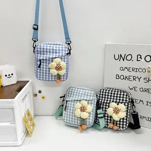 Mini bolsos bandolera de cuadros vichy con decoración de flores de peluche en tres colores