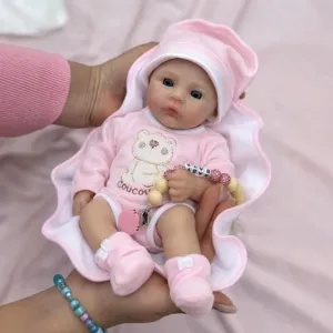 Solid Platinum Silicone Reborn Baby Doll Meadow Lifelike Newborn Doll With Bear Print Clothes For Children Gift
