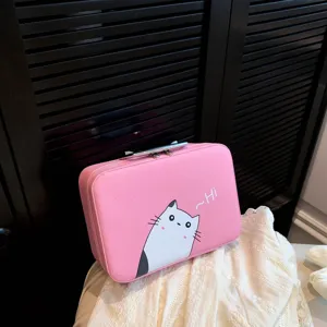 Vue détaillée de la trousse à maquillage rose en cuir PU avec motif de chat mignon