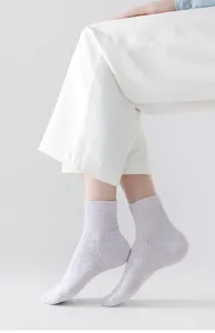 Women's breathable mesh short socks in light purple, featuring comfortable ribbed cuffs.