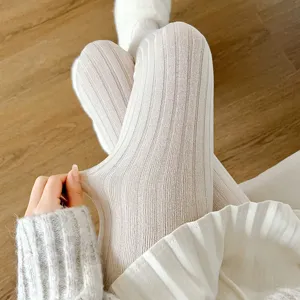 Herfst winter crèmewitte geribbelde gebreide panty voor dames in modieuze stijl