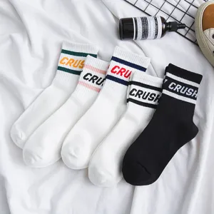 Katoenen halverwege kuit sokken voor dames, stijlvol streetwear ontwerp met strepen.