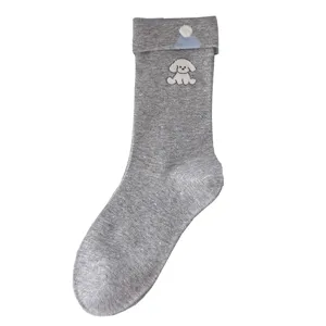 Chaussettes mi-hautes grises brodées de chiot mignon pour femmes, style collège tendance.