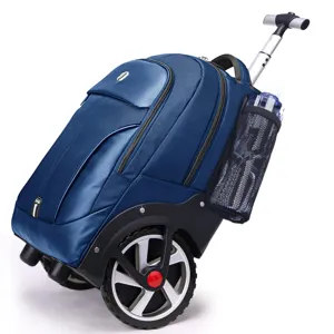 Vista dettagliata di uno zaino trolley blu con grandi ruote e una tasca laterale a rete