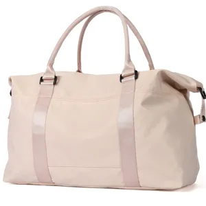 Elegant pink travel duffel bag for fitness and weekend trips with sturdy handles