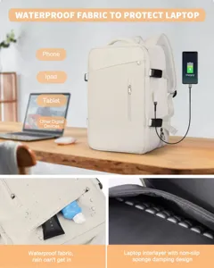 Detalle de mochila impermeable para portátil con puerto USB y acolchado interno.