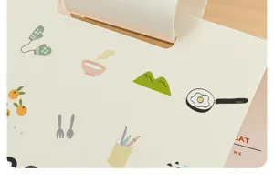 Vue rapprochée d'illustrations mignonnes sur le support de calendrier de bureau 2027