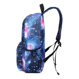 Mochila de lona con estampado de galaxia azul, vista de perfil con correas acolchadas