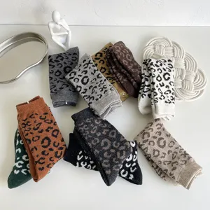 Damen Winter dicke warme Leopardenmuster Wadenstoempfe Retro Vintage Socken Set neu
