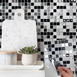 Adesivo da Parete Mosaico Bianco e Nero Moderno Minimalista 3D Epossidico Autoadesivo Piastrelle per Cucina Bagno Decorazione Casa