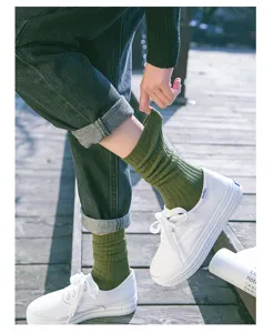 Mujeres otoño invierno color sólido algodón puro calcetines de tubo medio estilo casual