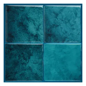Detalle de adhesivo de pared con textura de mármol azul y patrón en relieve 3D.
