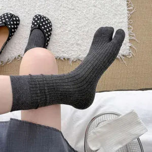 Women split toe ribbed mid tube socks solid color casual tabi socks comfortable cotton hosiery