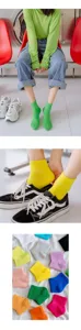 Bunte Baumwollkurzsocken Detailaufnahme, Bonbonfarben, atmungsaktives und bequemes Material.