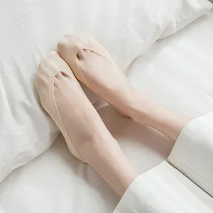 Women ultra-thin ice silk invisible boat socks shallow mouth anti-slip summer socks