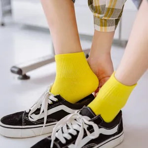 Damen gelbe Baumwollsocken Bonbonfarben kurze Sneakersocken Freizeitsocken College Stil Alltag