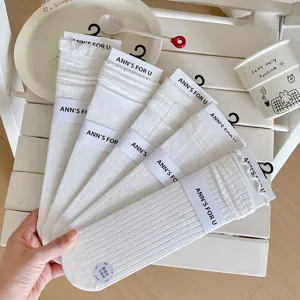 Juego de 5 pares de calcetines blancos transpirables a media pantorrilla para mujer