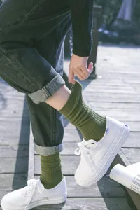 Calcetines de tubo medio lisos de algodón otoño invierno casuales versátiles largos