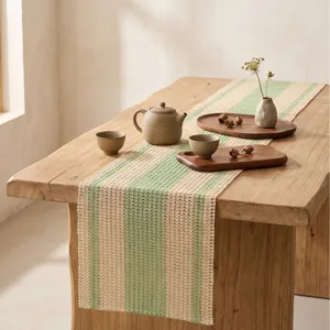 Chemin de table tissé de style pastoral avec rayures vertes et beige pour table à manger