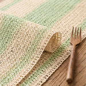 Chemin de table américain en papier tissé creux avec rayures vertes et beiges décor