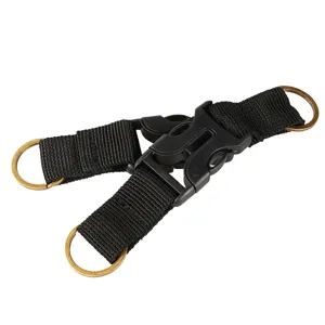 Connecteur de sangle de sac à dos tactique en nylon avec boucle de dégagement rapide.