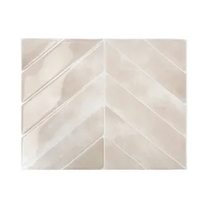Piastrelle adesive da parete per cucina e bagno, elegante motivo a spina di pesce.