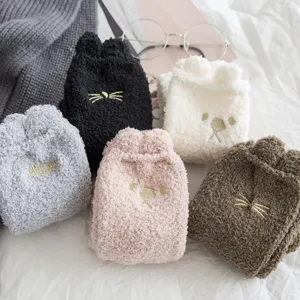 Calzini invernali caldi in morbido pile corallo da donna, calze peluche spesse con orecchie.