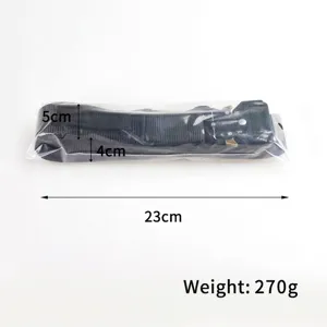 Cintura tattica in nylon nero con fibbia in metallo e dimensioni su sfondo bianco.