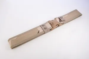 Detailaufnahme des Taktikgürtels mit Camouflage-Gurtband und EVA-Schaumpolsterung.