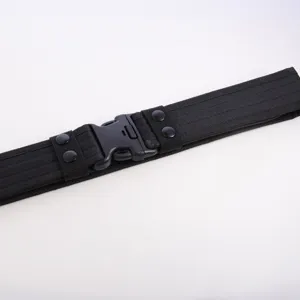 Langlebiger schwarzer taktischer Gürtel mit Schnellverschluss für Outdoor Camping und Sport.
