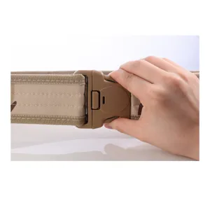 Taktischer Gürtel mit Schnellverschluss und EVA-Polsterung für Outdoor, Camping und Training.