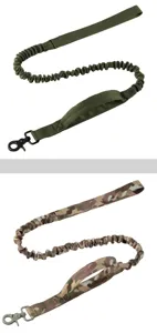 Due guinzagli elastici resistenti in verde oliva e mimetico per cani di taglia grande.