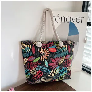 Grote canvas shopper in etnische stijl met kleurrijke bladprint en touwhandvatten