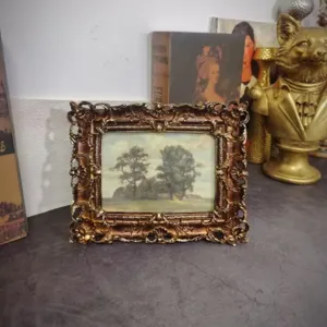 Vintage European style decorative picture frame for home desktop ornament and living room display.