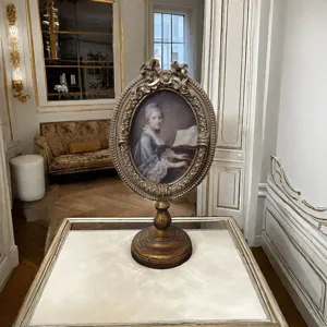 European Vintage Carved Desktop Photo Frame Distressed Gold French Baroque Resin Picture Frame For Bedroom Vanity Decor