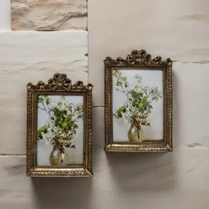 Set di cornici foto dorate in rilievo retrò europeo decorazione murale elegante casa