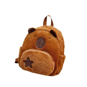 Simpatico zaino capibara in peluche marrone per ragazze con adorabile stella ricamata