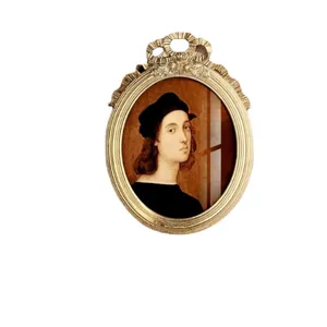 Vintage European style gold resin oval photo frame with classical portrait art decor