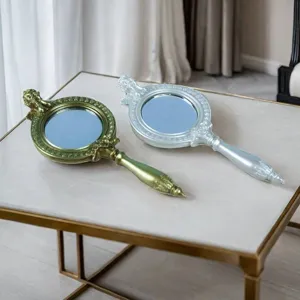 Handspiegel im europäischen Vintage-Stil mit kunstvoll geschnitzten Harzgriffen