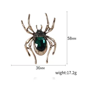 Macro view showing 58mm x 36mm dimensions and 17.2g weight of vintage spider brooch