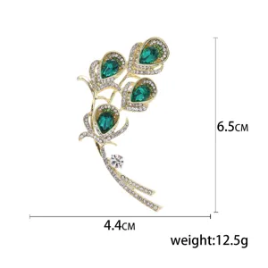 Vintage gold plated emerald rhinestone calla lily brooch suit pin for women accessory