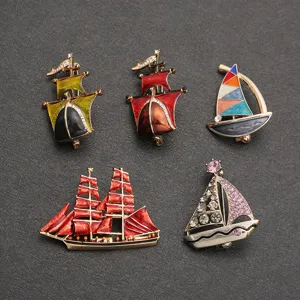 Vintage Enamel Sailing Boat Brooch For Unisex Creative Steamship Rhinestone Brooch Party Gift Alloy Casual Fashion Jewelry